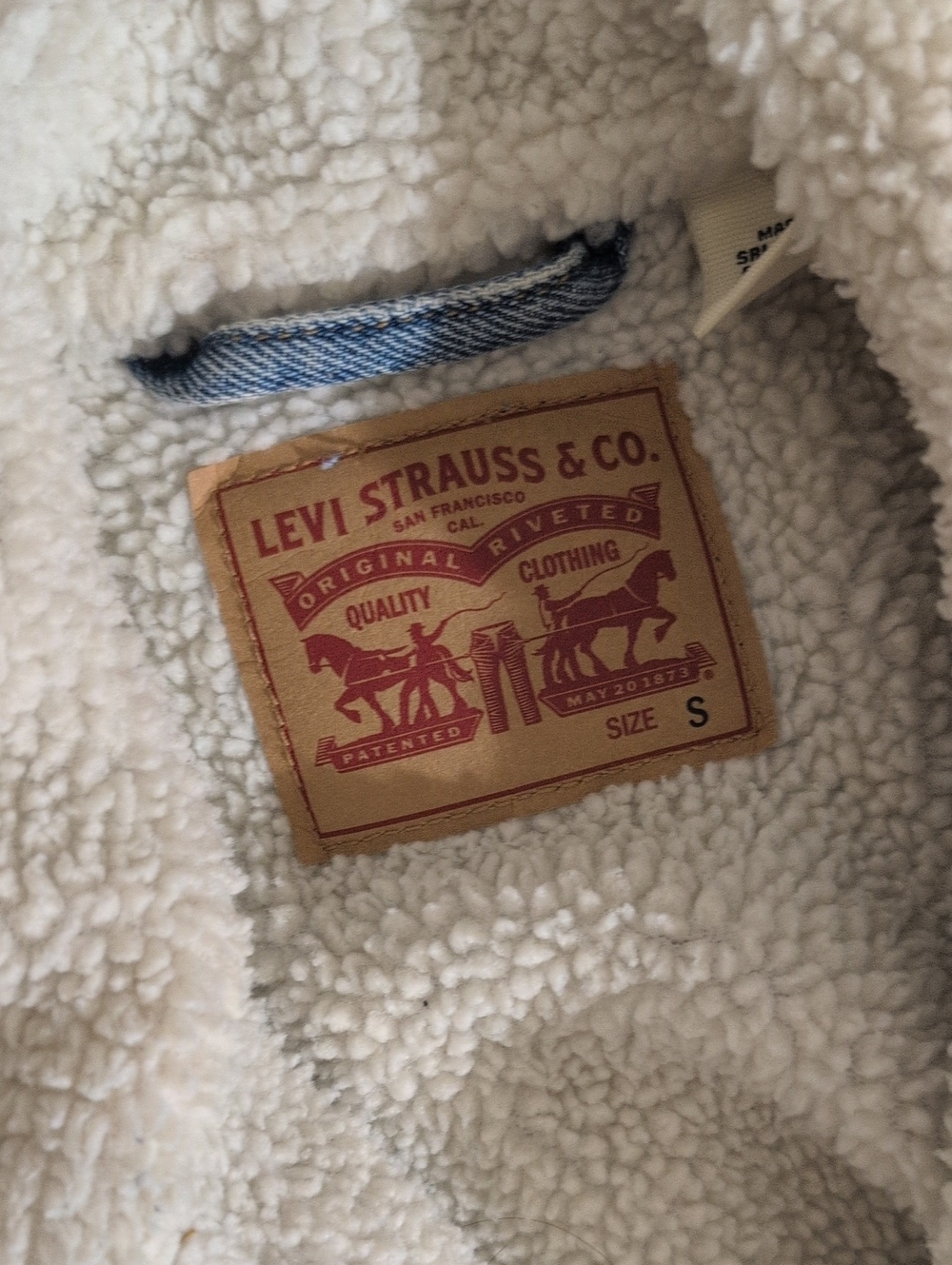 Levi's Denim Sherpa Jacket Medium Wash Size Small NWOT - Picture 2 of 4